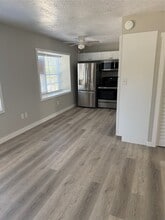 Building Photo - 505 Waco St