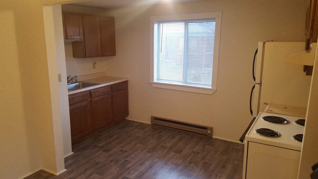 712 E Pierce St Unit Apt. B, Kirksville, MO 63501 Apartments in