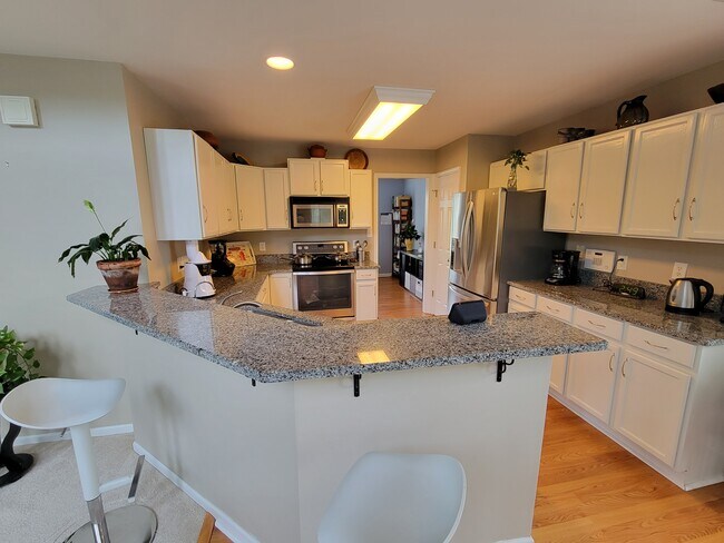Building Photo - 9902 Redbud Tree Ct