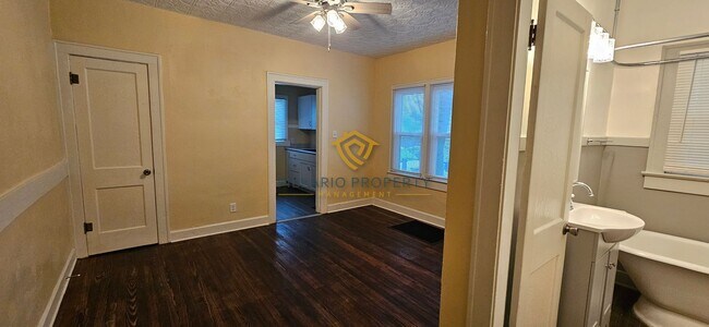 Foto del edificio - 3709-3711 Brookside Pkwy S Dr