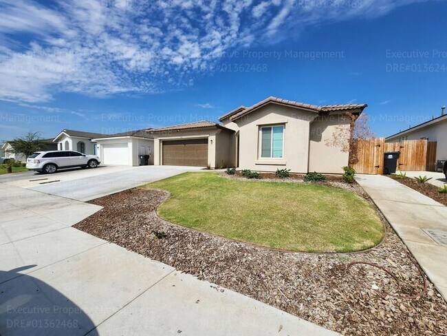 Building Photo - Spacious 4 bedroom/ 2 bathroom home REDUCED!
