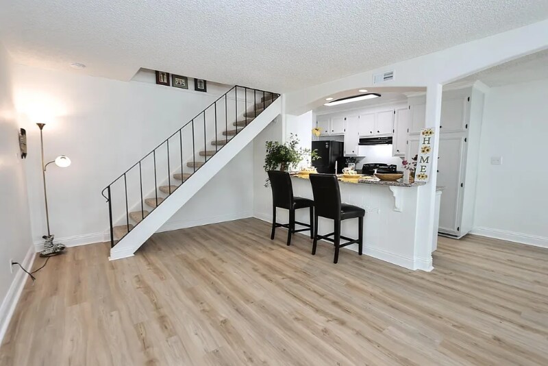 Foto principal - 9017 Casals St