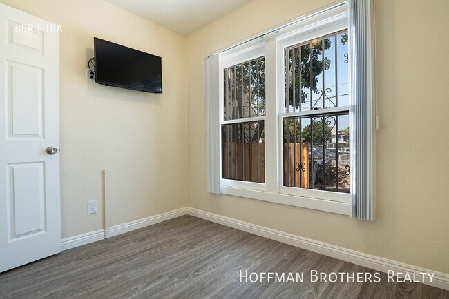 Foto del edificio - 1019 S Burlington Ave
