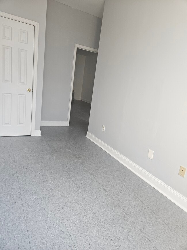 Building Photo - 1909 McCulloh St