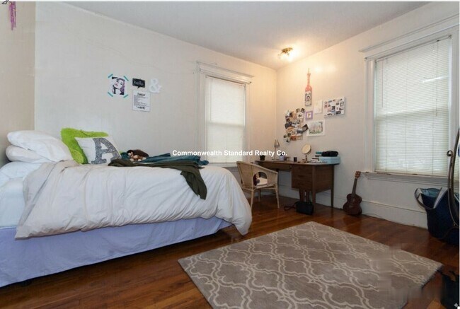 Building Photo - 14B Ashford Unit 4