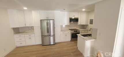 Building Photo - 2511 W Sunflower Ave