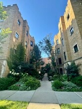 Building Photo - 1214 W Jarvis Ave