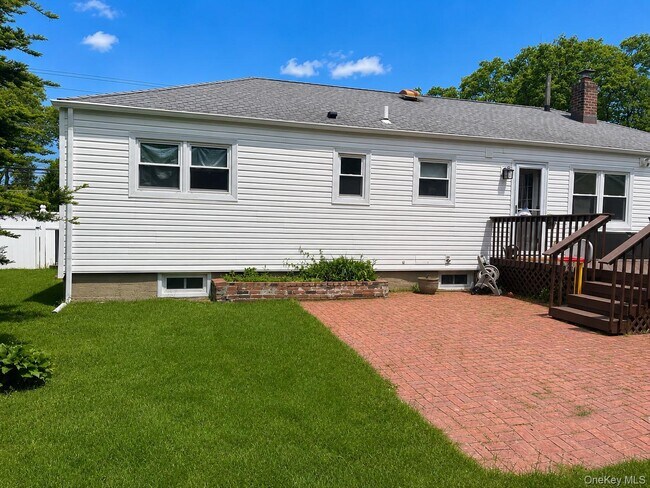 Building Photo - 6 Sinclair Dr