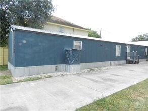 Building Photo - 1718 E Juarez Ave