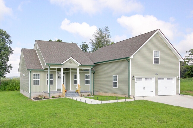 Building Photo - 133 Riverbend Dr