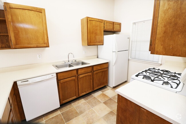 Foto del edificio - 1/2 OFF FIRST MONTHS RENT - APPLICATION FE...