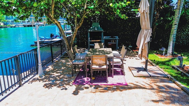 Photo - 1325 Marseille Dr House