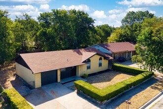 Building Photo - 301 Carothers St