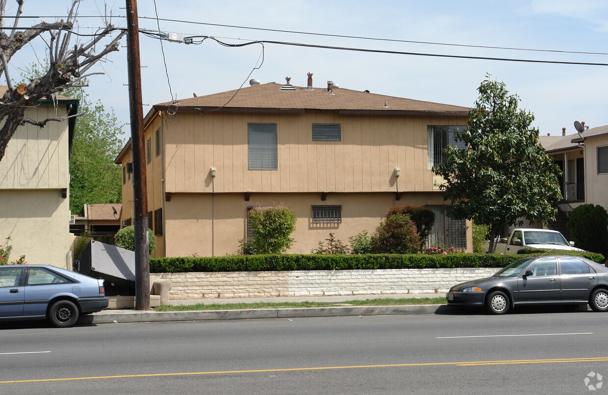 Foto del edificio - 6640 Woodman Ave