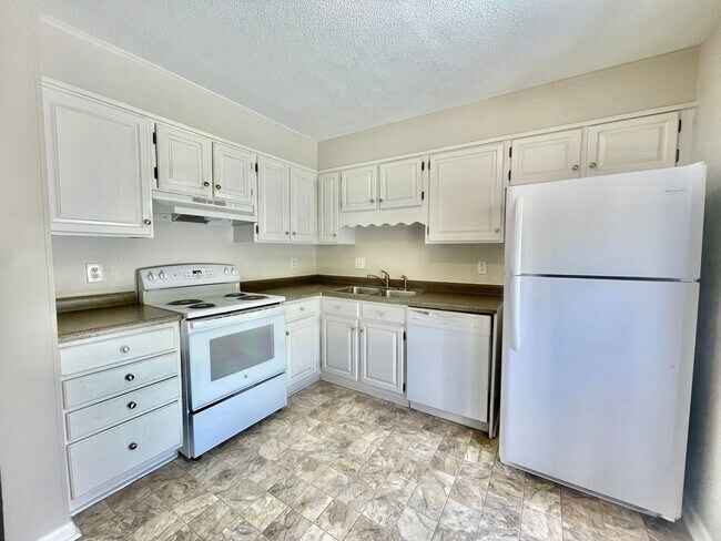 Building Photo - 2BR - Apartment in Knoxville - Ferd Hickey Rd