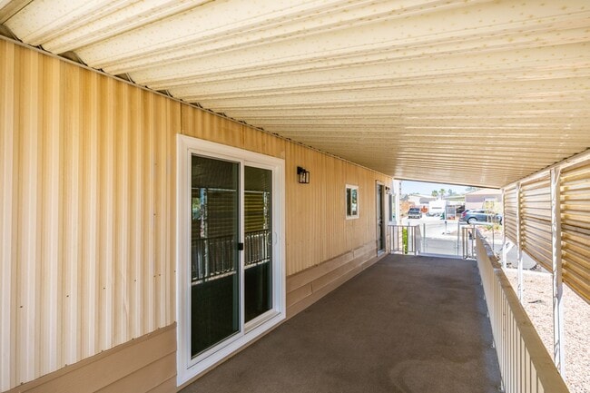 Building Photo - Beautifully Remodeled Boulder City Home with Spacious Backyard Retreat