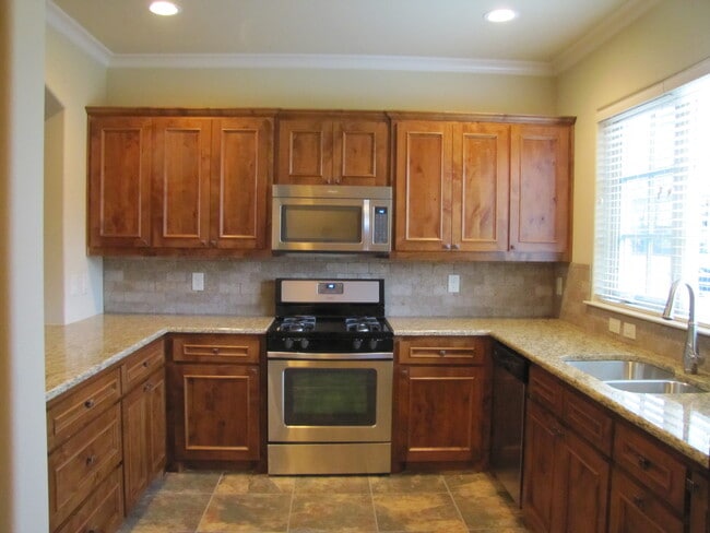 Building Photo - Townhouse in the heart of Monticello!