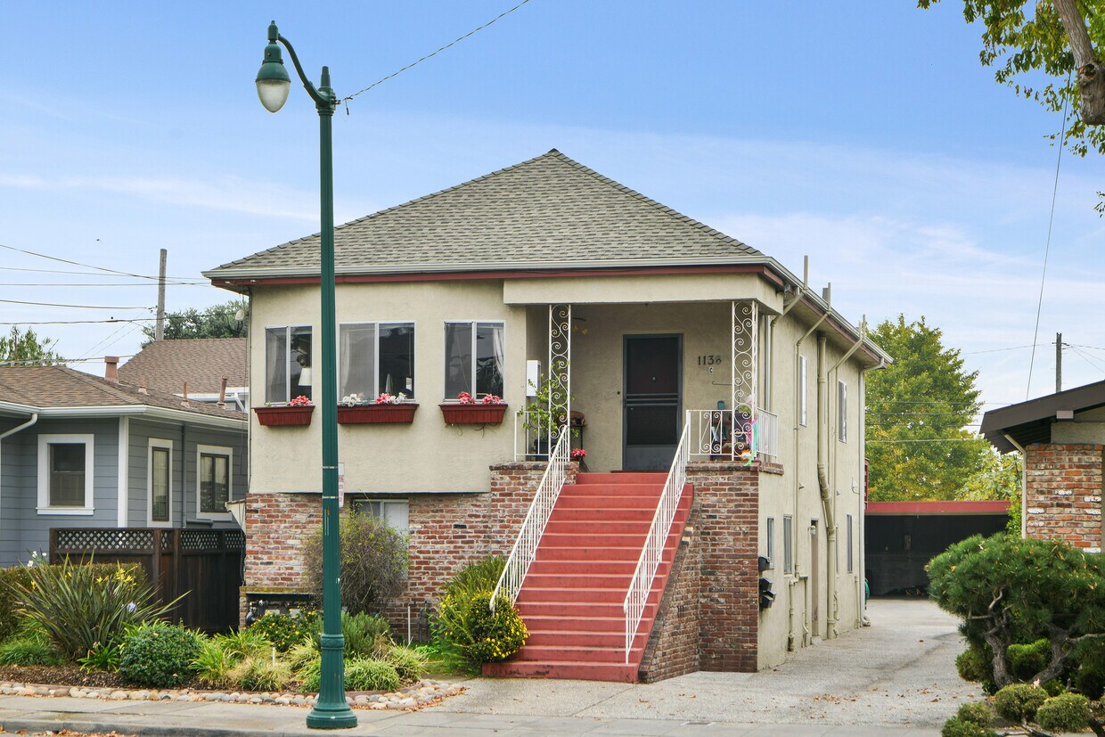 Primary Photo - 1138 Broadway