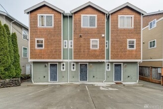 Building Photo - 4533 41st Ave SW