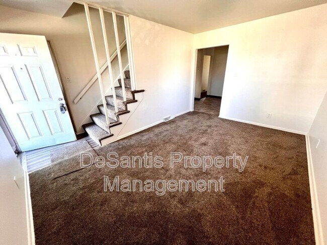Foto del edificio - 1244 Maple Ave