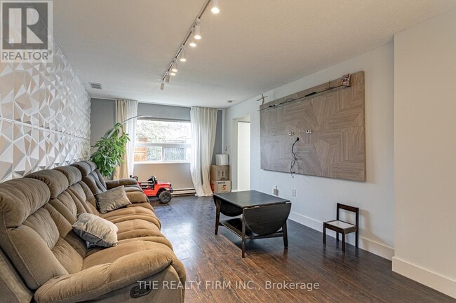 Photo du bâtiment - 271 Thames St N