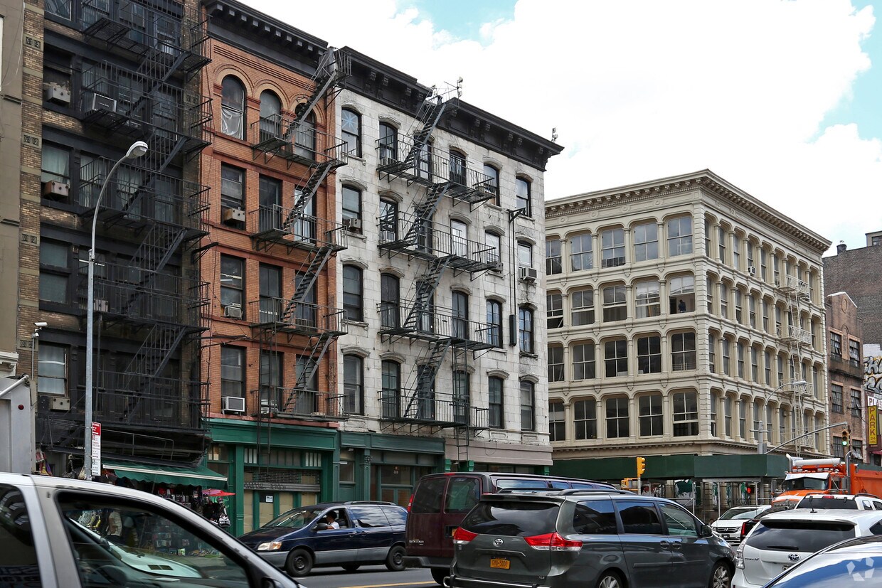 Foto del edificio - 357 Canal St