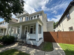 Building Photo - 410 Wyandotte Ave