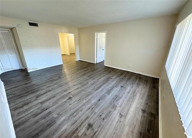 Foto del edificio - 10601 NW 45th St