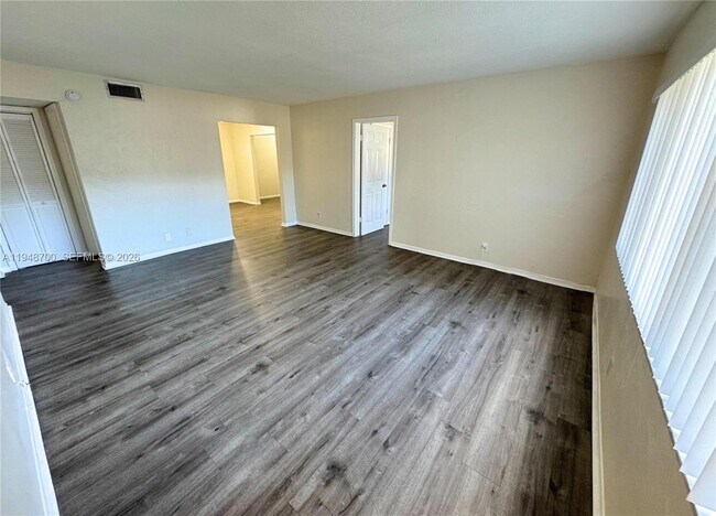 Building Photo - 10601 NW 45th St