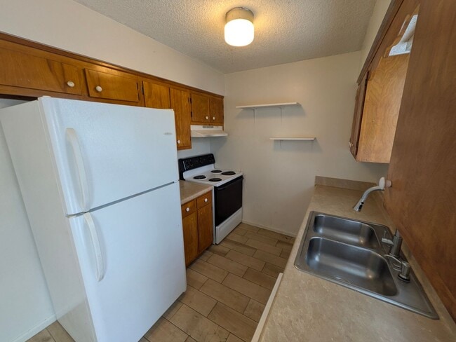 Building Photo - 1107 Quail Ct W