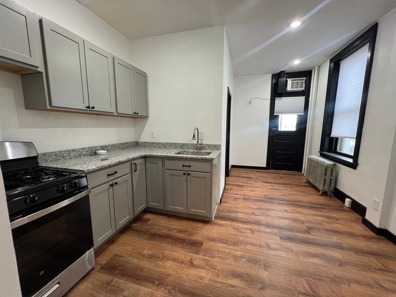 Primary Photo - 31 W James St
