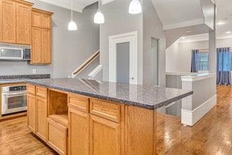 Building Photo - 1215 Rosedale St