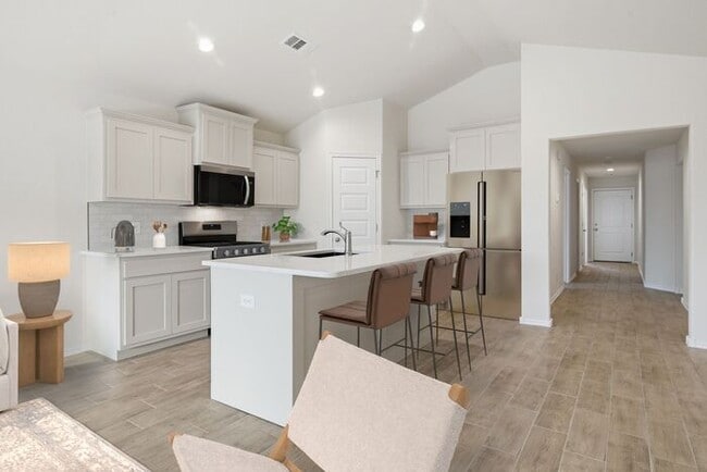 Building Photo - Beautiful 4 Bed / 2 Bath Home with Open Layout in Owasso