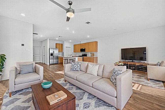 Foto del edificio - 3518 Mockingbird Ln