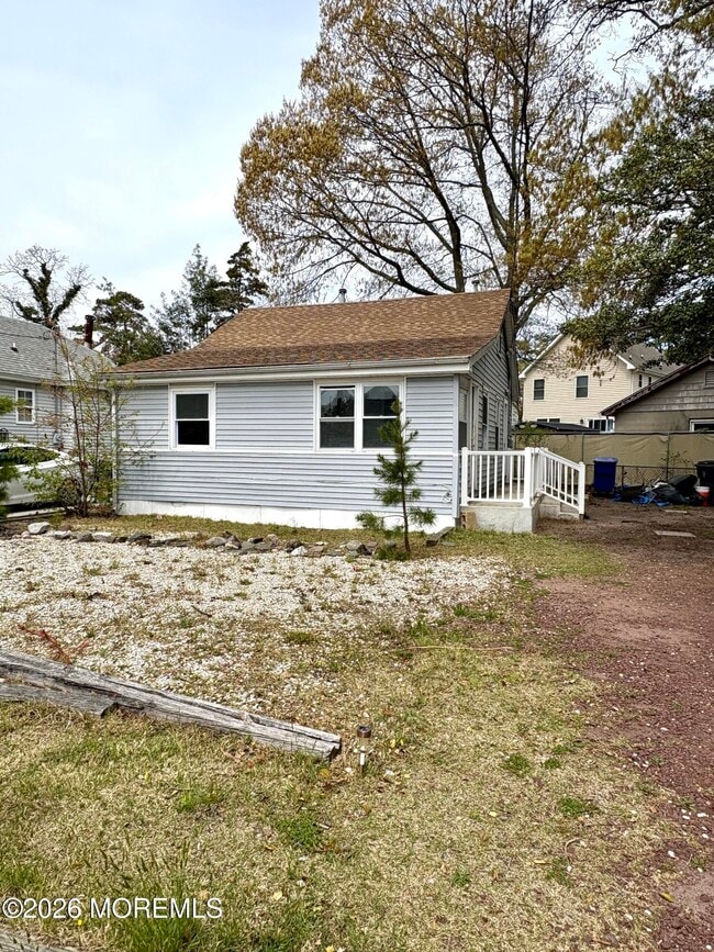 Building Photo - 711 McKinley Ave