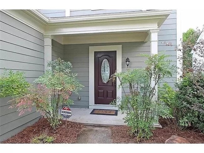 Building Photo - 2706 Cottesford Dr SE
