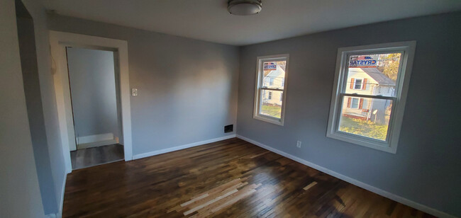 Building Photo - 141 Bunker Ave
