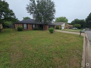 Building Photo - 2812 Whitehurst Dr