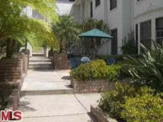Foto principal - 8559 Holloway Dr