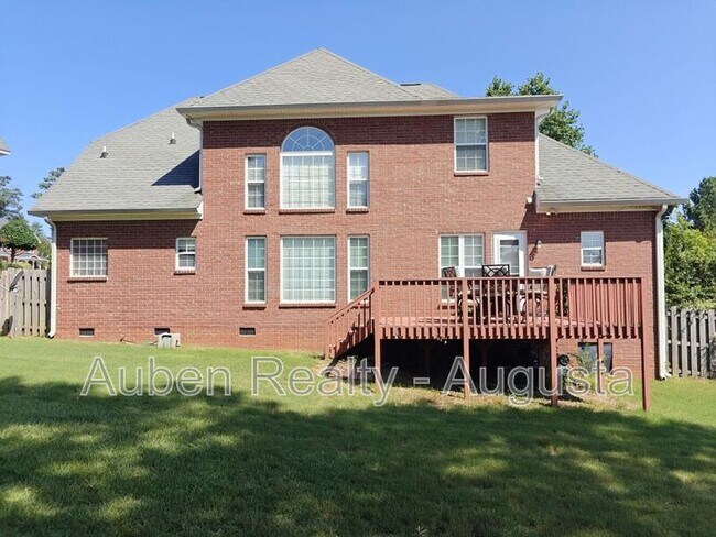 Foto del edificio - 901 McMillan Cir