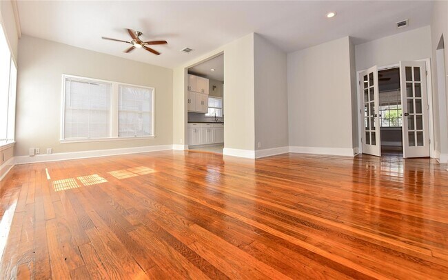 Foto del edificio - 410 Kenniston Dr