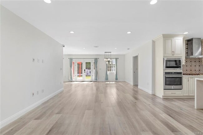 Building Photo - 5040 Varna Ave