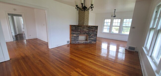 Foto del edificio - 17122 kenyon Rd, Shaker heights, OH 44120