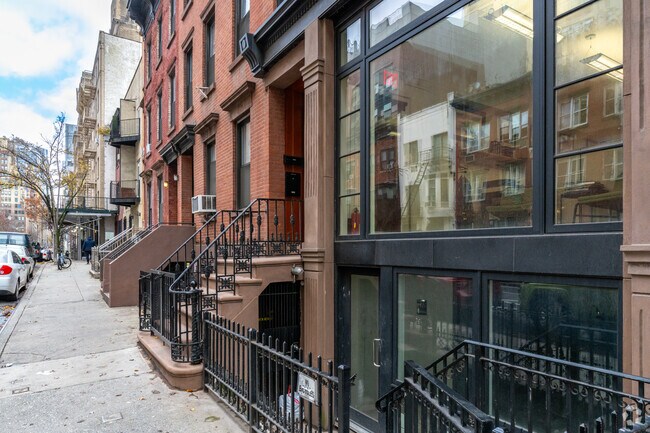 Foto del edificio - 364-366 W 30th St