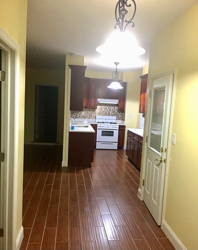 Foto del edificio - 22260 Braddock Ave