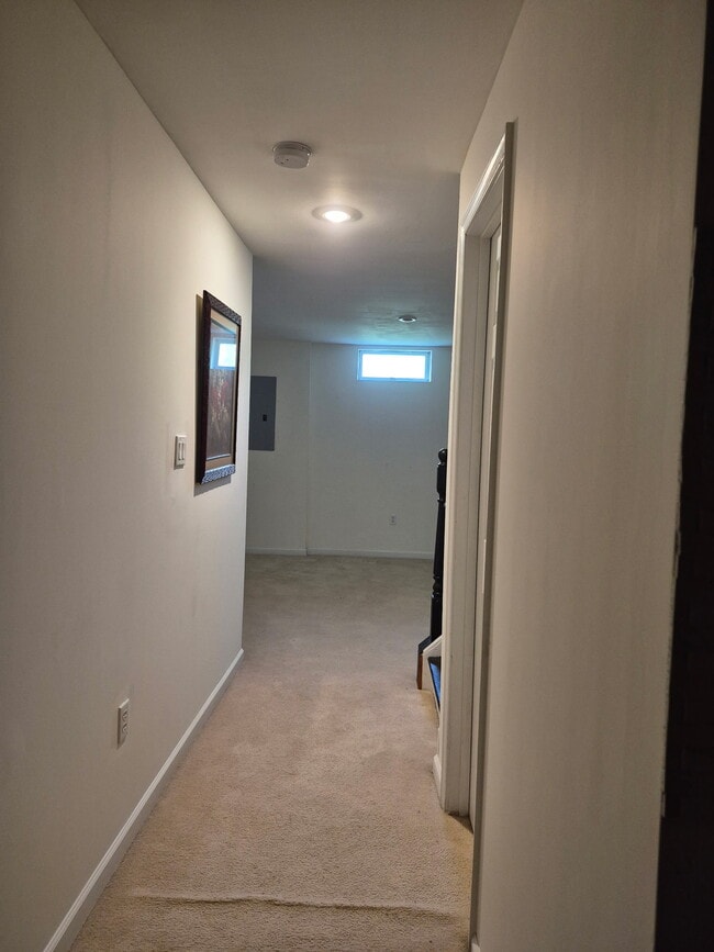 Building Photo - 4 Fieldstone Ct