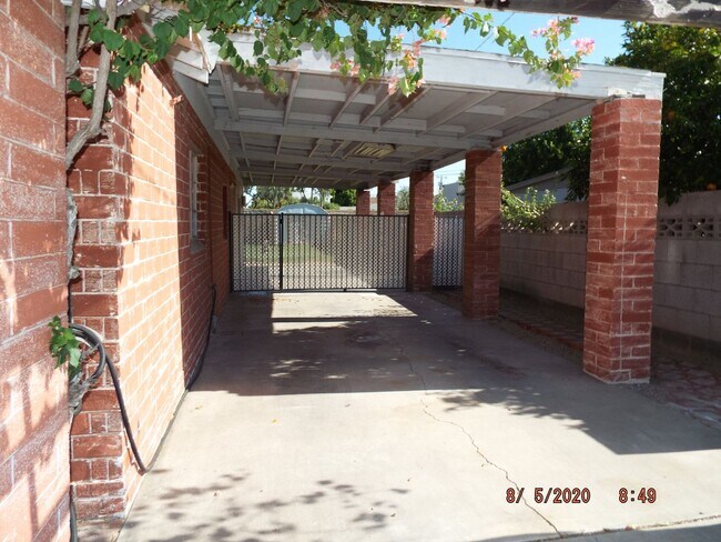 Foto del edificio - UNIQUE PROPERTY, AMAZING NEIGHBORHOOD, ENO...