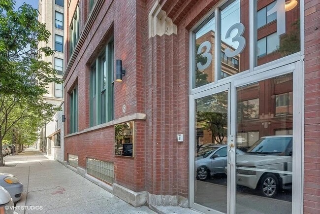 Building Photo - 331 S Peoria St