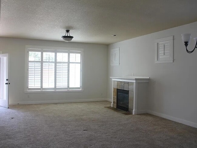 living room 2 - 831 NW Douglas Pl