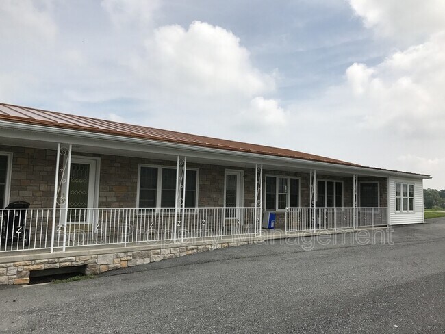 Building Photo - 113 Rehrersburg Rd